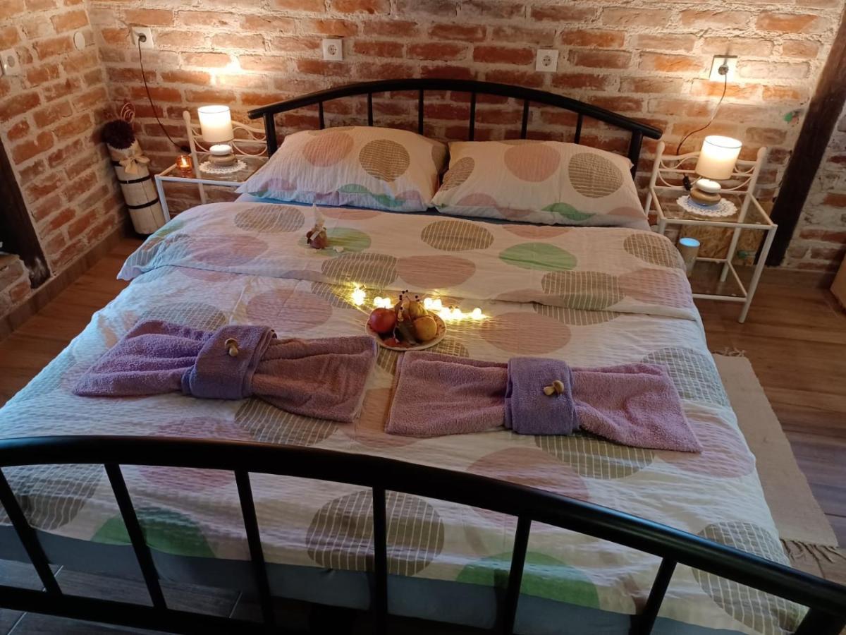 Apartment Ada Bed & Breakfast Gračac Kültér fotó