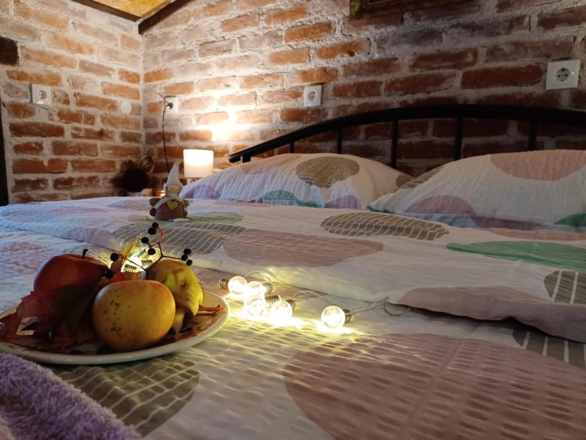 Apartment Ada Bed & Breakfast Gračac Kültér fotó