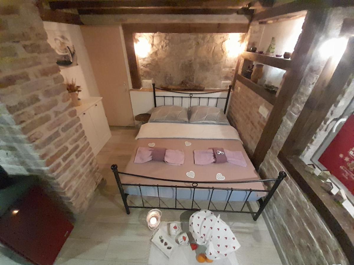 Apartment Ada Bed & Breakfast Gračac Kültér fotó