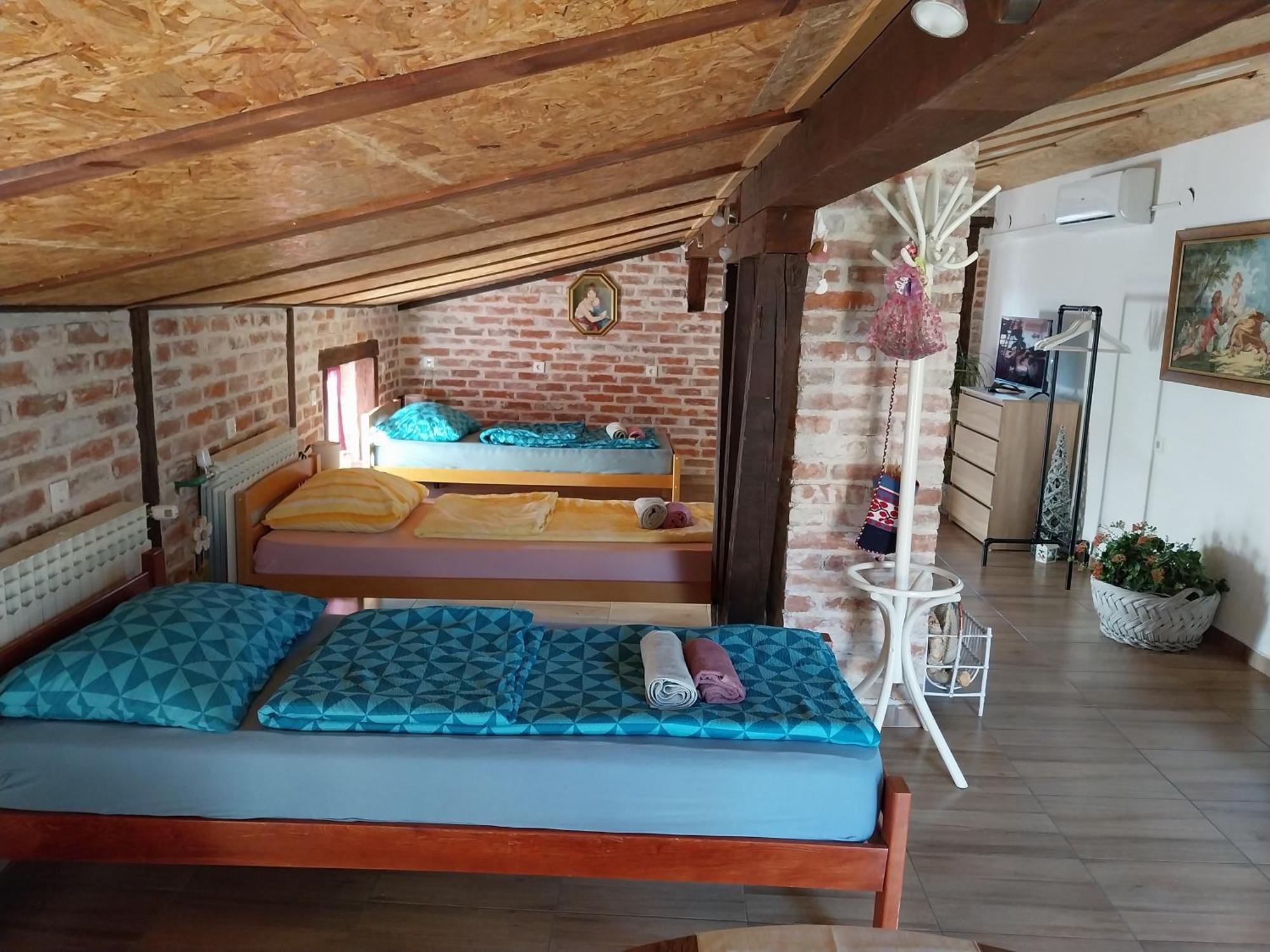 Apartment Ada Bed & Breakfast Gračac Kültér fotó