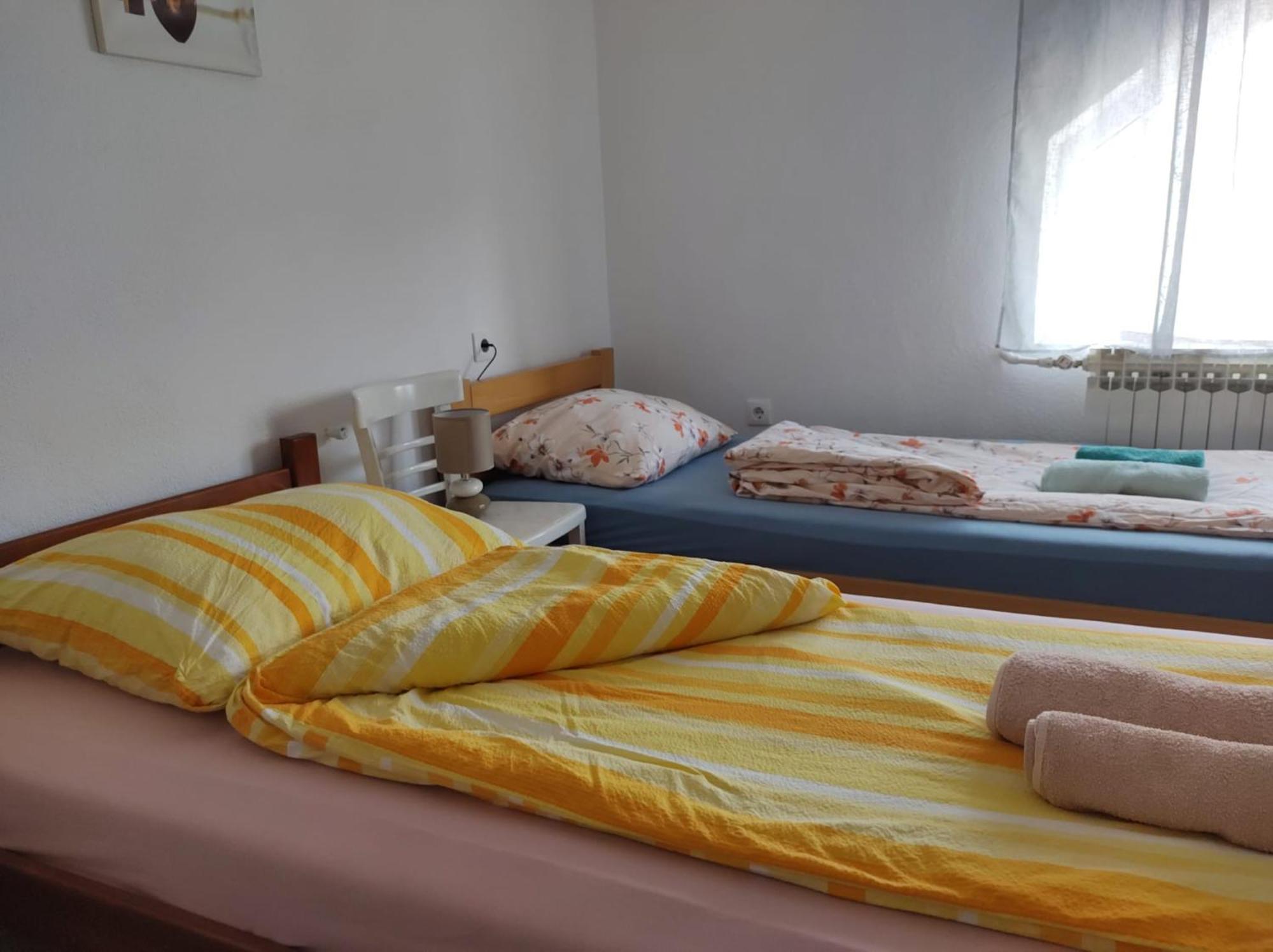 Apartment Ada Bed & Breakfast Gračac Szoba fotó