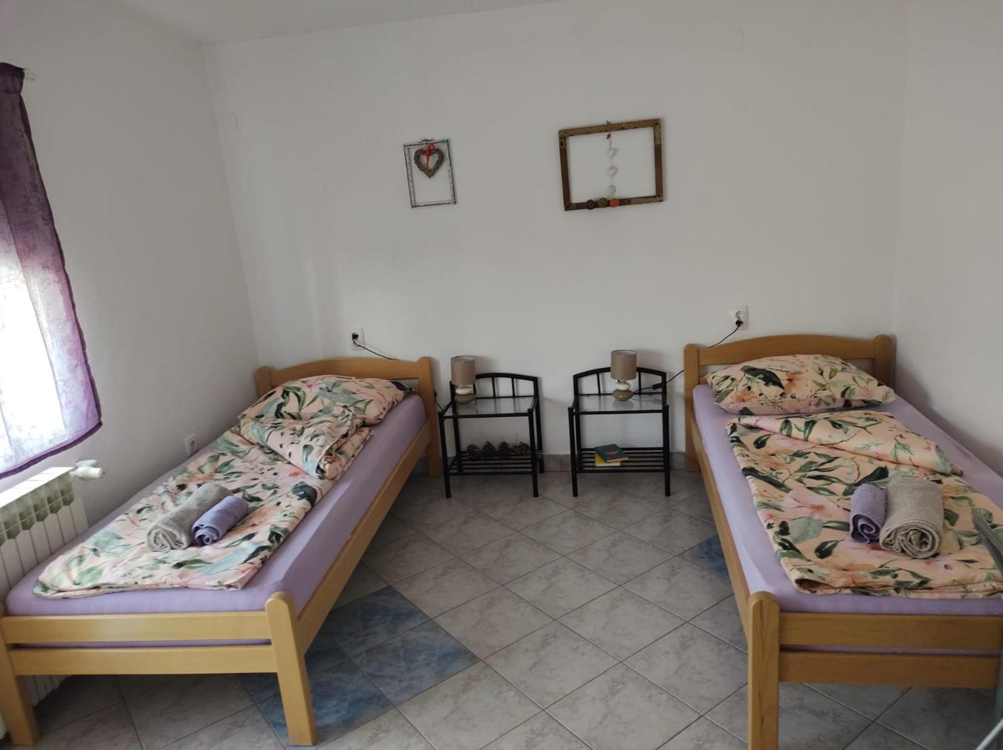 Apartment Ada Bed & Breakfast Gračac Szoba fotó
