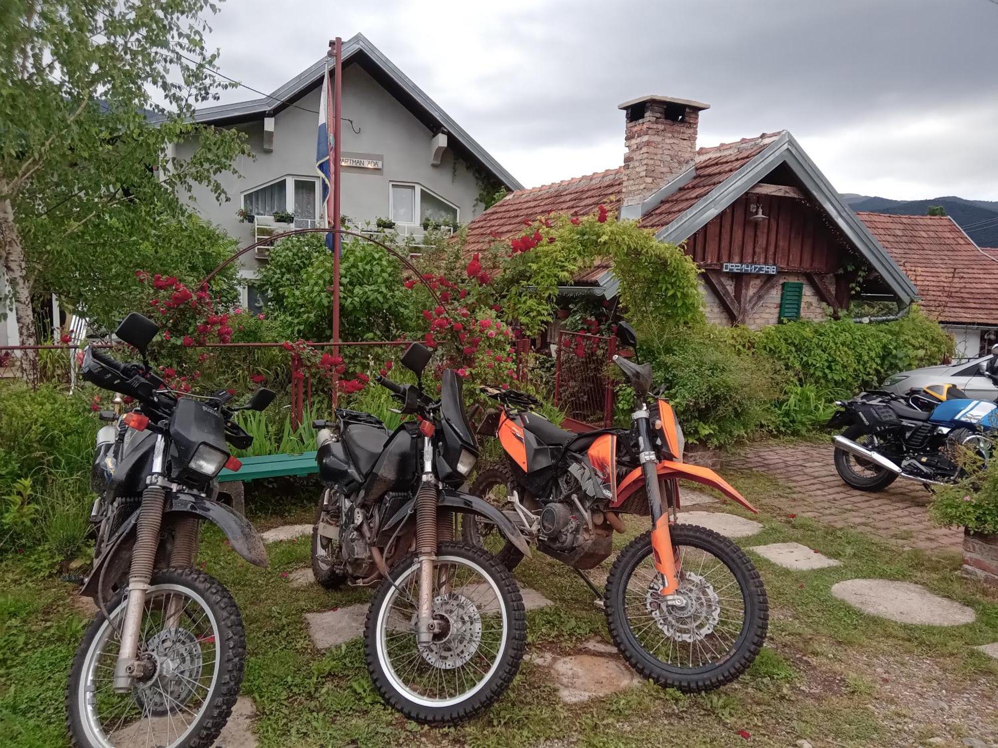 Apartment Ada Bed & Breakfast Gračac Kültér fotó