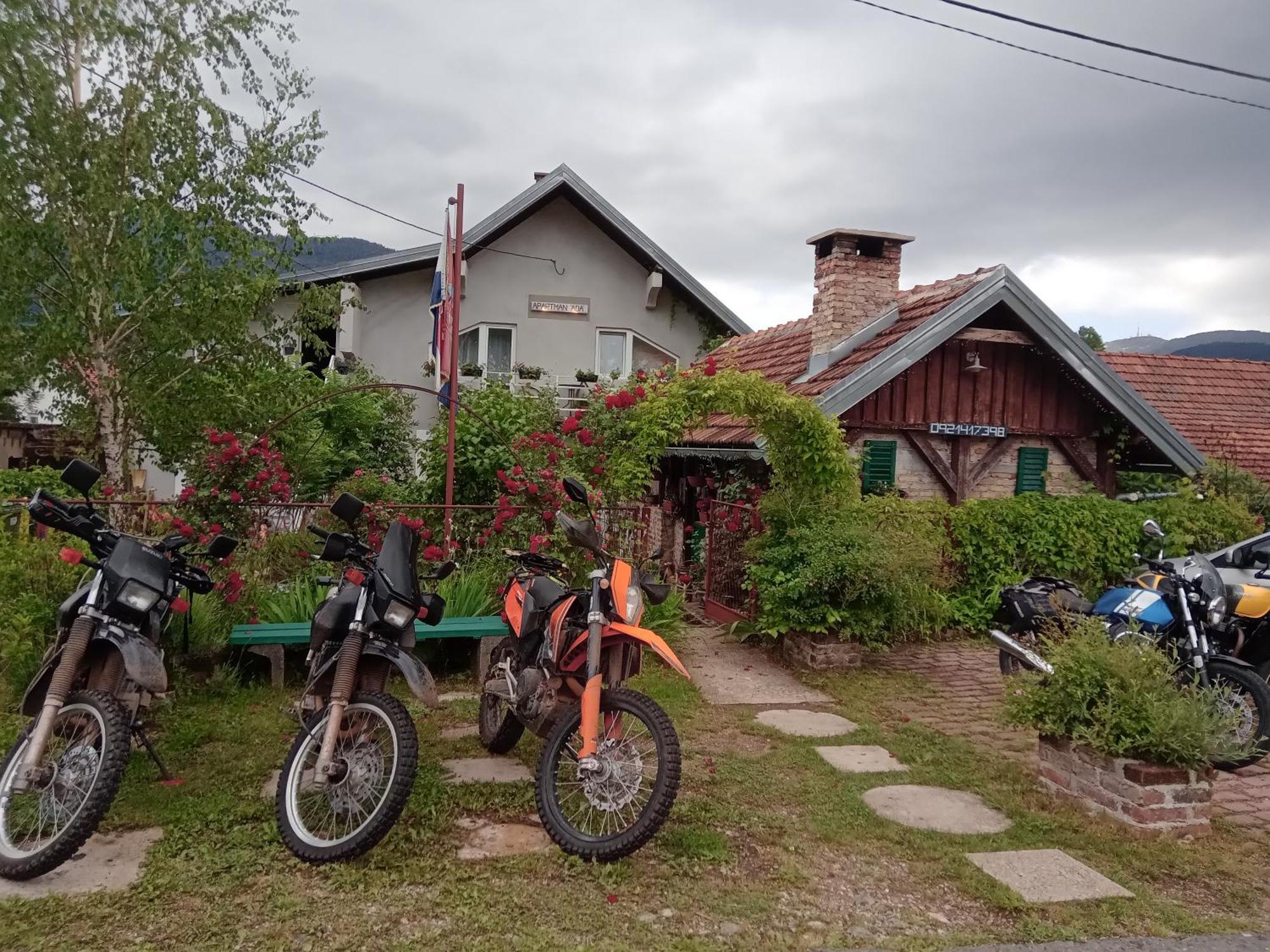 Apartment Ada Bed & Breakfast Gračac Kültér fotó